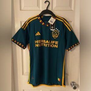 NWT LA Galaxy men’s soccer league jersey size medium